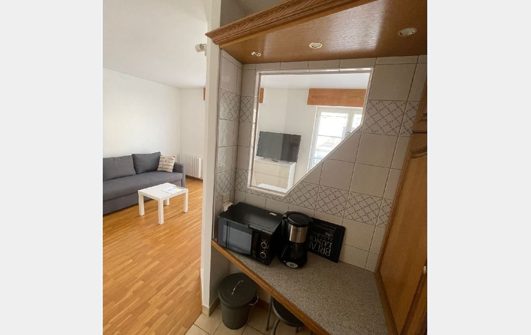 Annonces ST DENIS : Appartement | CHARENTON-LE-PONT (94220) | 27 m2 | 1 050 € 